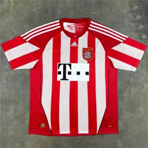 Maillot rétro de domicile du Bayern Munich 2010 - 2011 - Rouge et Blanc
