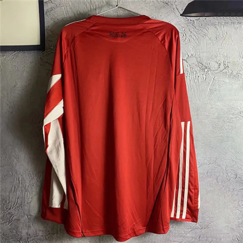 Maillot rétro à manches longues de domicile du Bayern Munich 2010 - 2011 - Rouge
