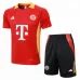 Maglia e shorts da allenamento rossi della Bayern Munich 2024/25