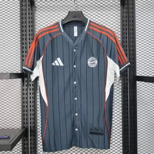Bayern Monaco Maglia Giocatore Edizione Baseball 2025/26 - Grigio