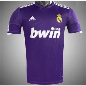 Terza maglia retro del Real Madrid 2010/11 - Viola
