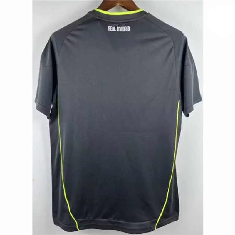Camiseta retro del Real Madrid  2010/11 fuera de casa - Negro