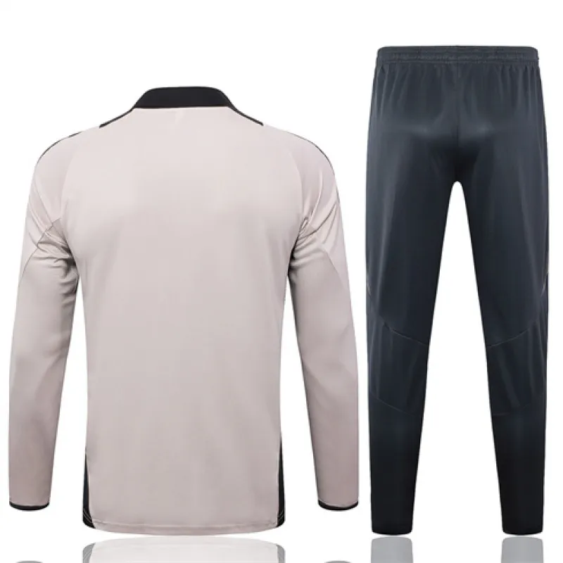 Vêtements de sport du Real Madrid 2024/25 - Gris