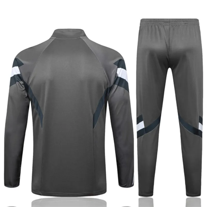 Vêtements de sport pour enfants du Real Madrid 2024/25 - Gris