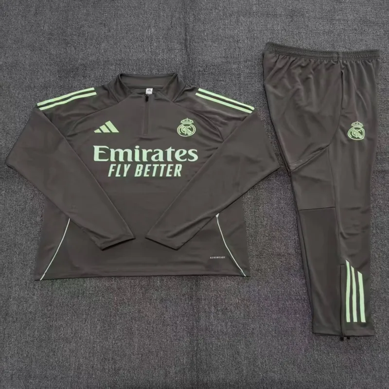 Real Madrid 2025/26 Kids Sports Set khaki