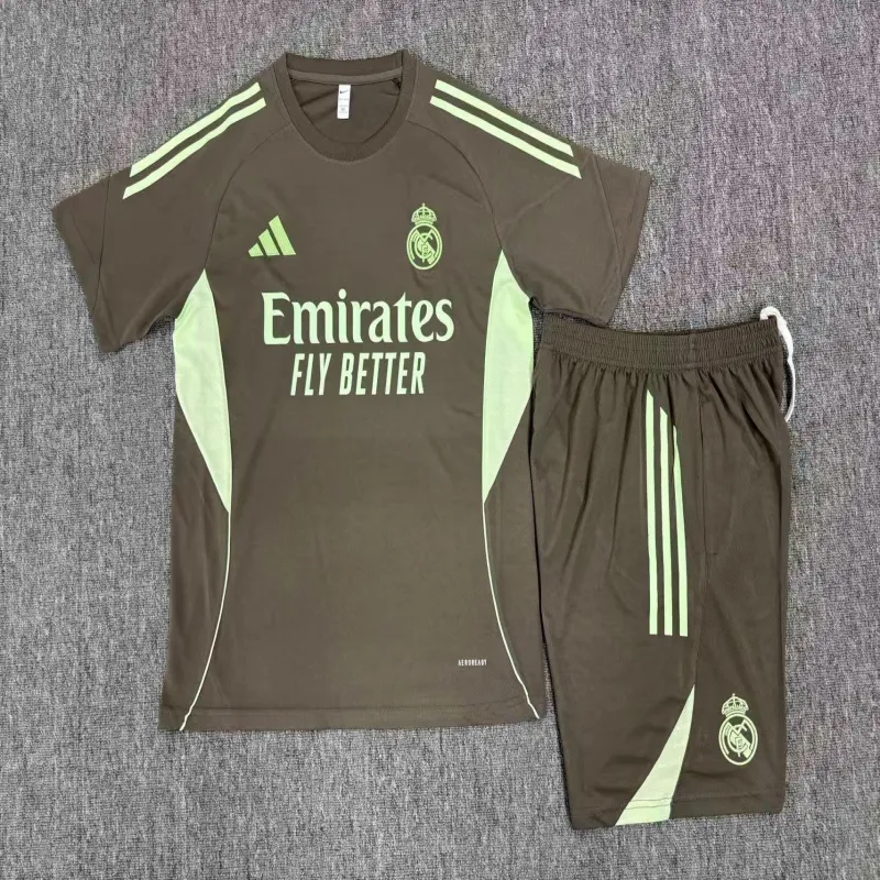Real Madrid 2025/26 Conjunto de Entrenamiento Infantil caqui