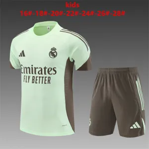 Real Madrid 2025/26 Set Allenamento Bambino verde chiaro