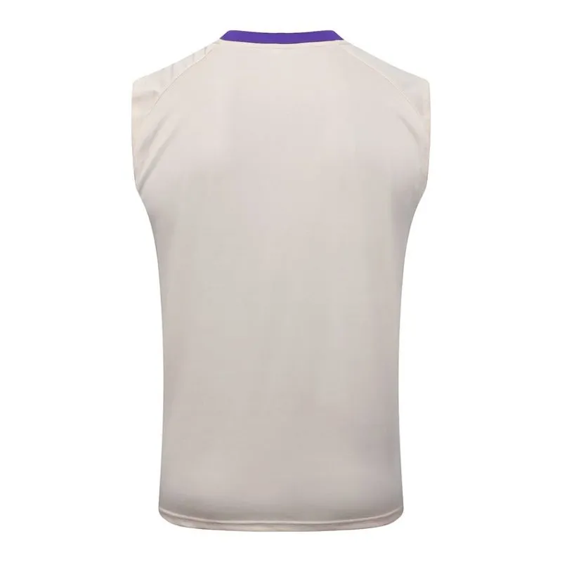 Conjunto Pantalón Corto & Chaleco Real Madrid 2025/26 - Beige
