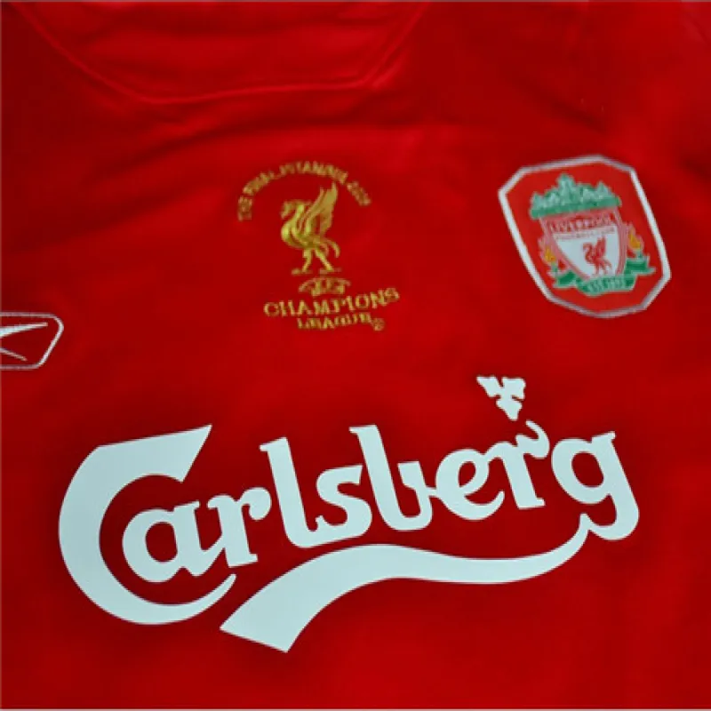 Maglia retrò da casa di Liverpool per la finale della Champions League UEFA 2004/2005 - Rossa