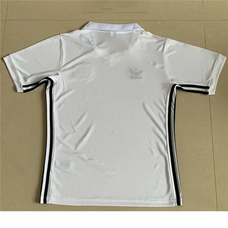 Manchester United Retro Jersey 1980 Away - White