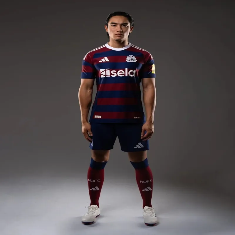 Newcastle United 2024/25 Auswärtspieler-Trikot - Rot/blau
