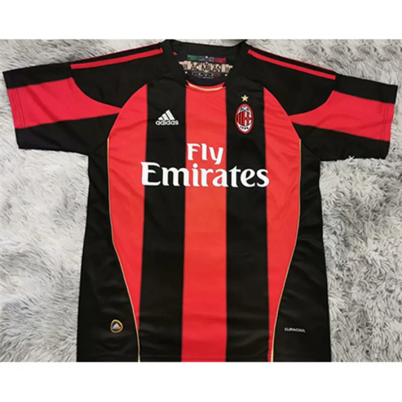Maglia retro di casa dell'AC Milan 2010/11 - Rossa