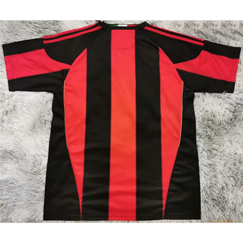 Maglia retro di casa dell'AC Milan 2010/11 - Rossa