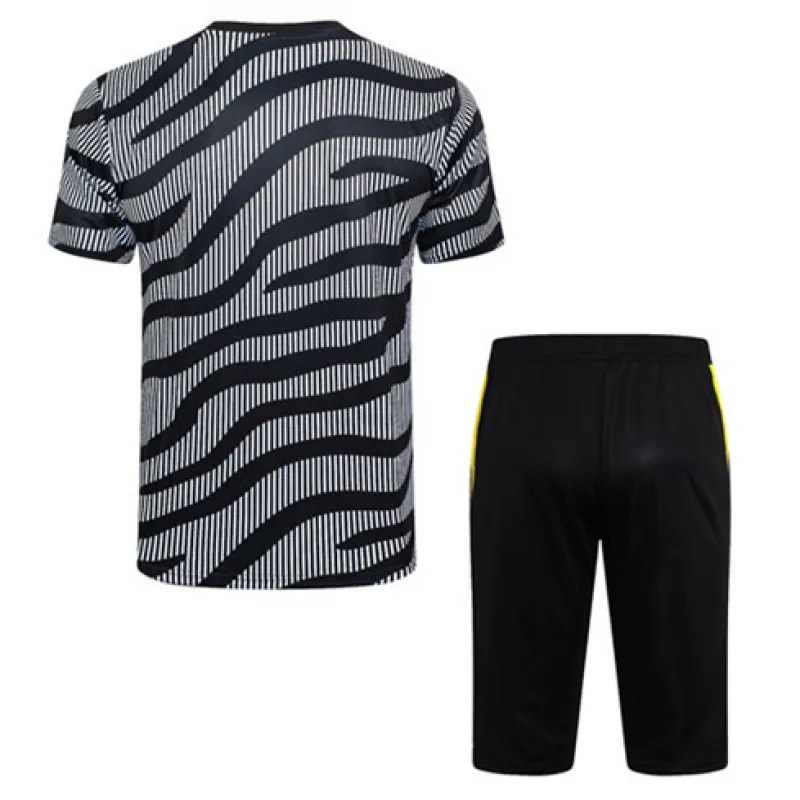 Juventus 2024/25 Trainingsjersey + Shorts - grau
