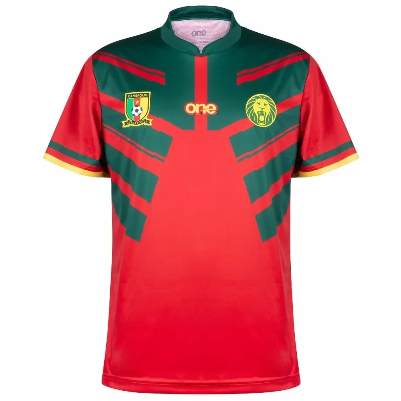 La maglia della nazionale camerunese per la Coppa del mondo 2022, rossa.